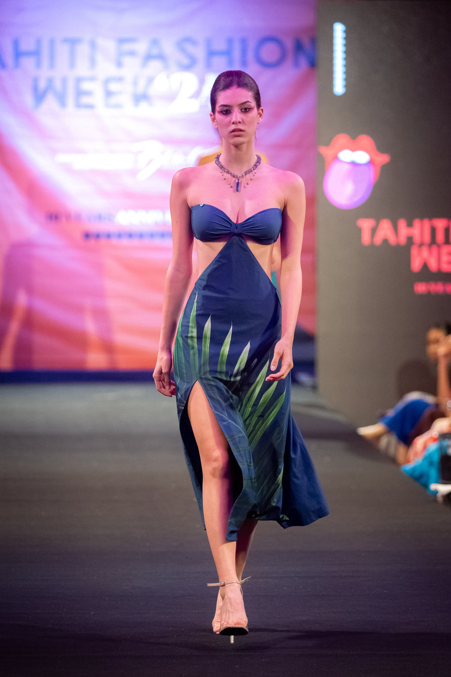 Ahukini - Collection "AhuMiti" Bandeau, taille haute et jupe longue