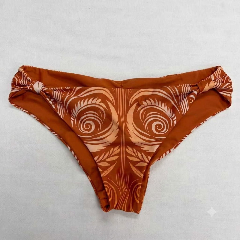 Phaeton printed tanga bottoms (€29)