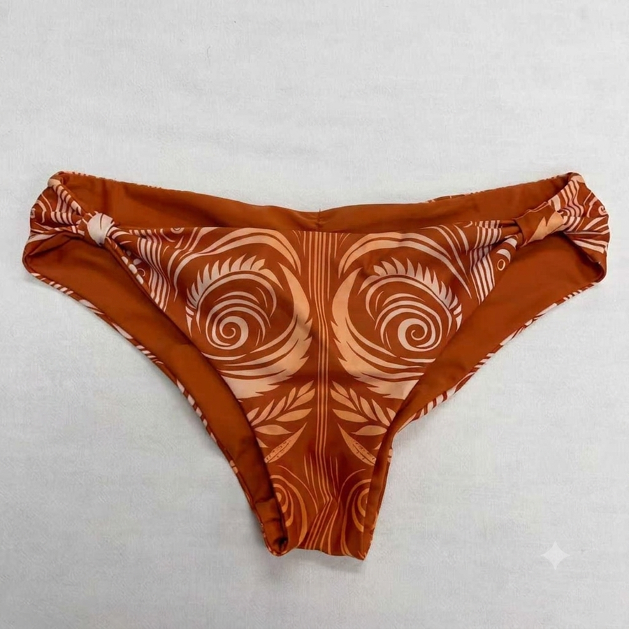 Phaeton printed tanga bottoms (€29)